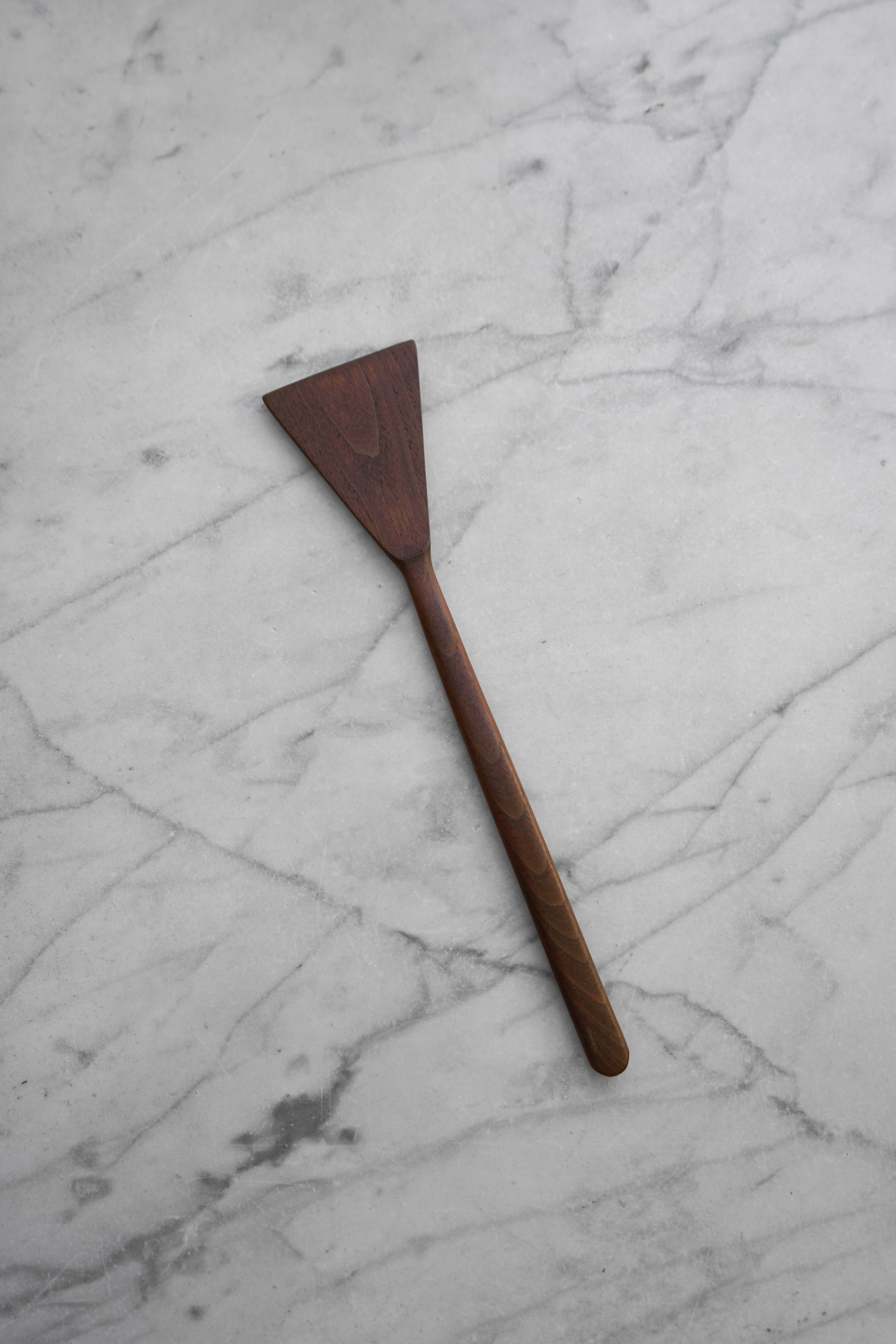 Flat Line - Triangle Spatula - Walnut. Cherry. or Maple Wood